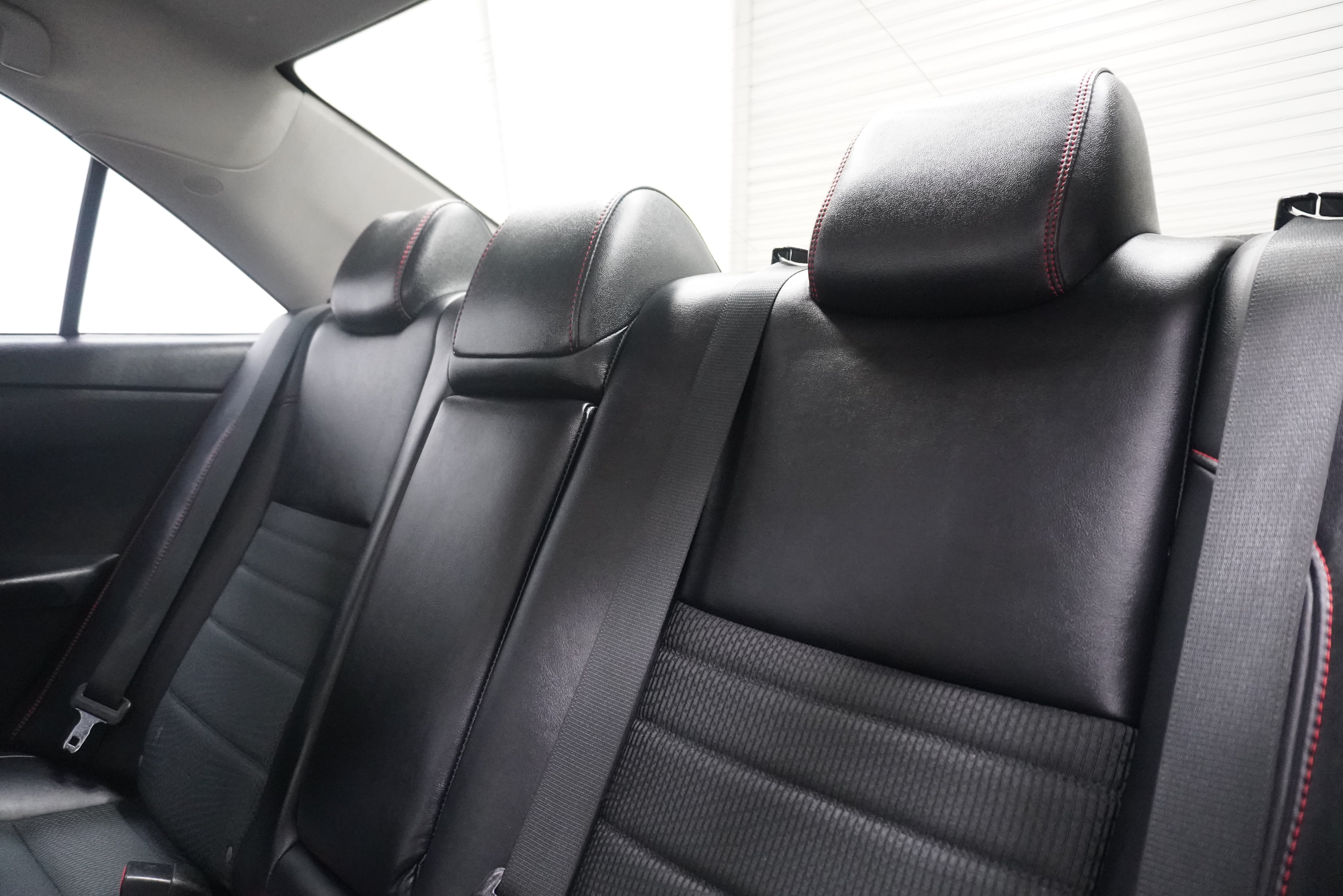 Used 2016 Toyota Camry SE FWD image 13