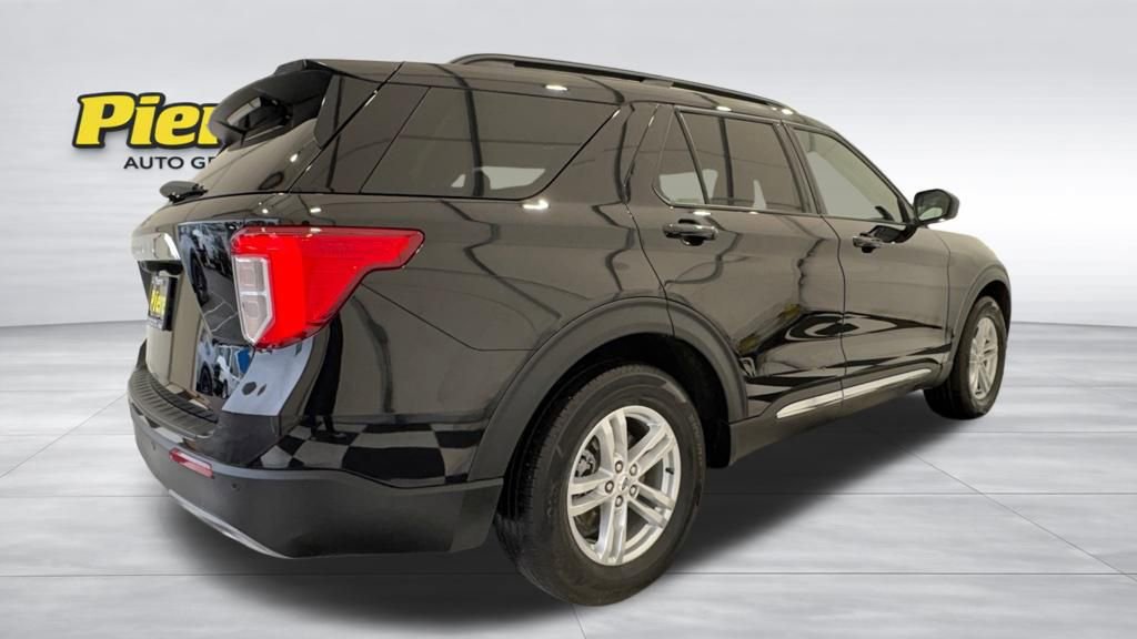 Used 2023 Ford Explorer XLT w/ Equipment Group 202A image 5