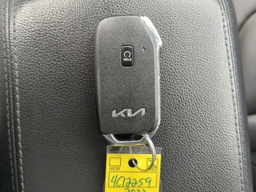 Used 2023 Kia Sportage SX image 32