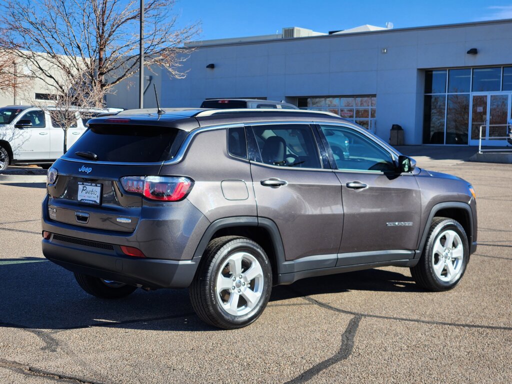 Used 2018 Jeep Compass Latitude image 3