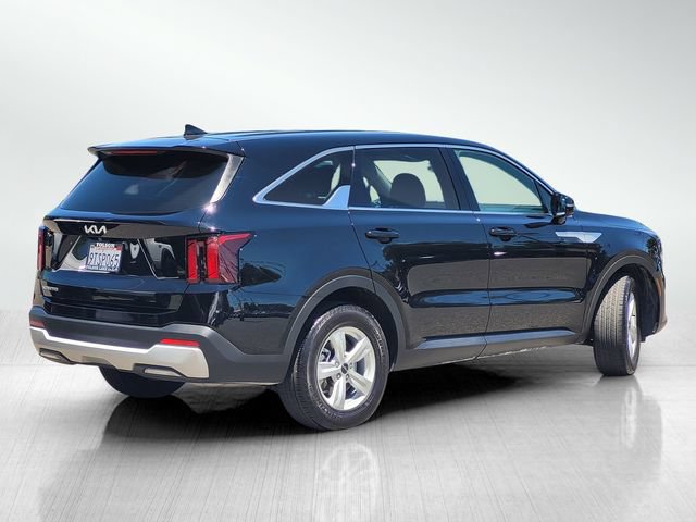 Used 2025 Kia Sorento LX FWD image 4