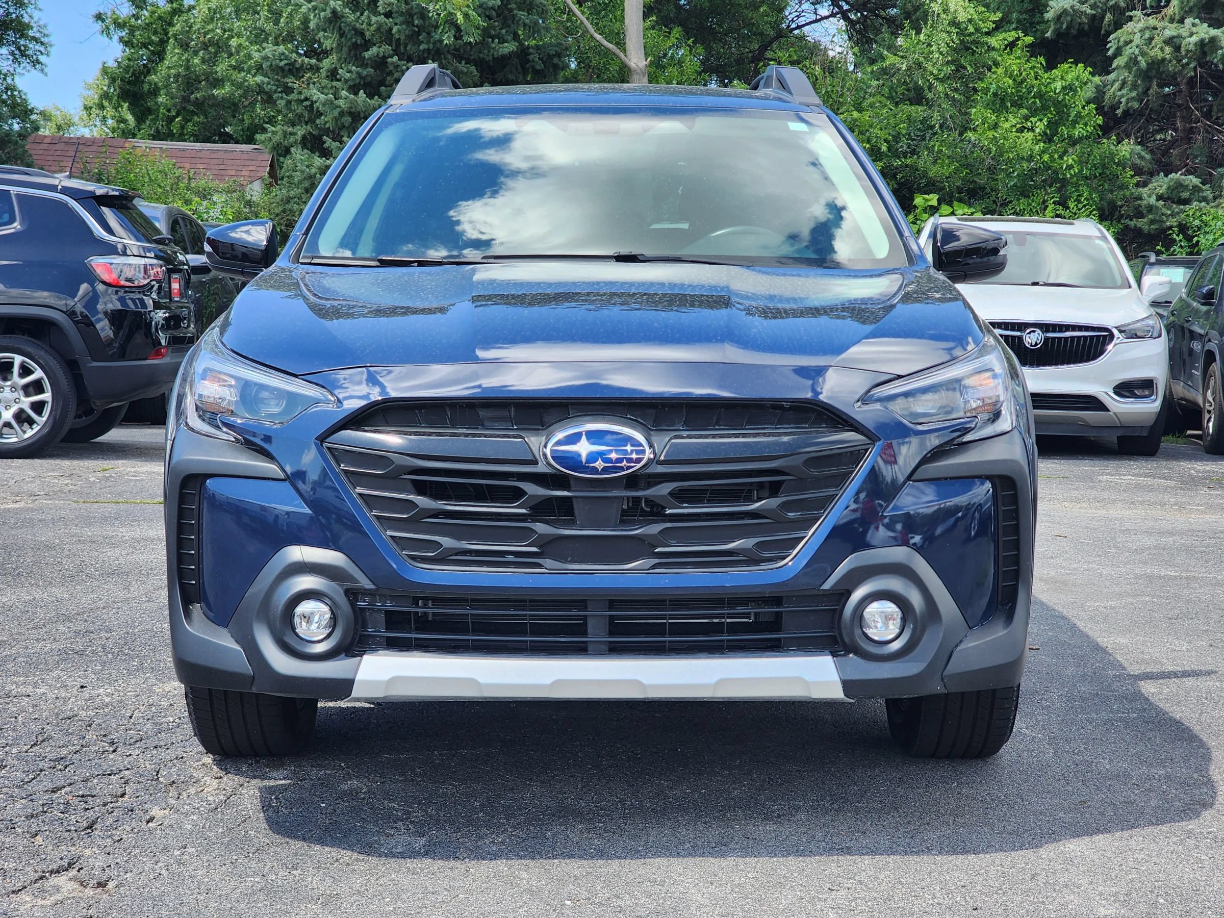 Used 2023 Subaru Outback Onyx Edition AWD/4WD image 2