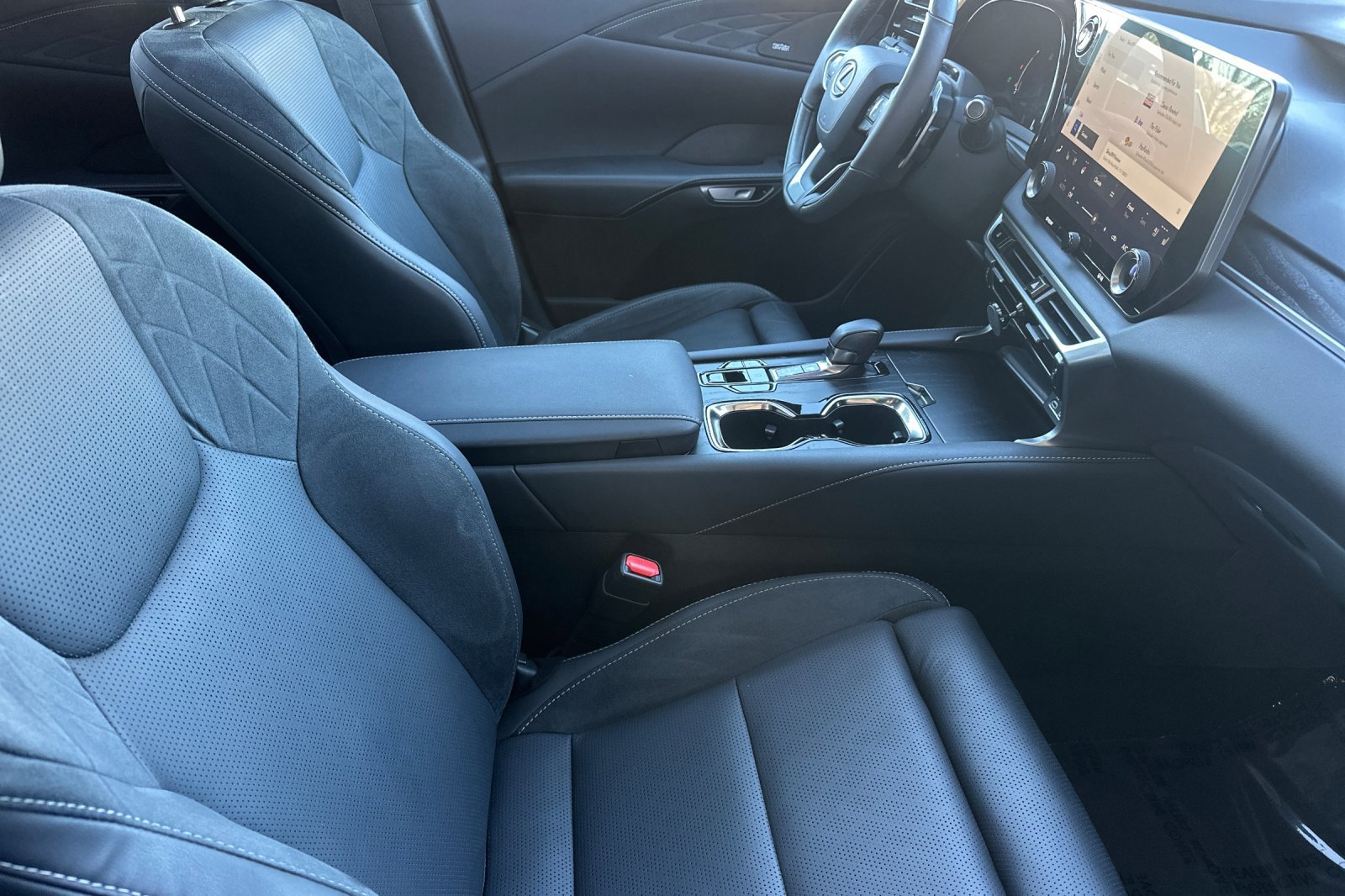 Certified 2024 Lexus RX 350 w/ Convenience Package image 16