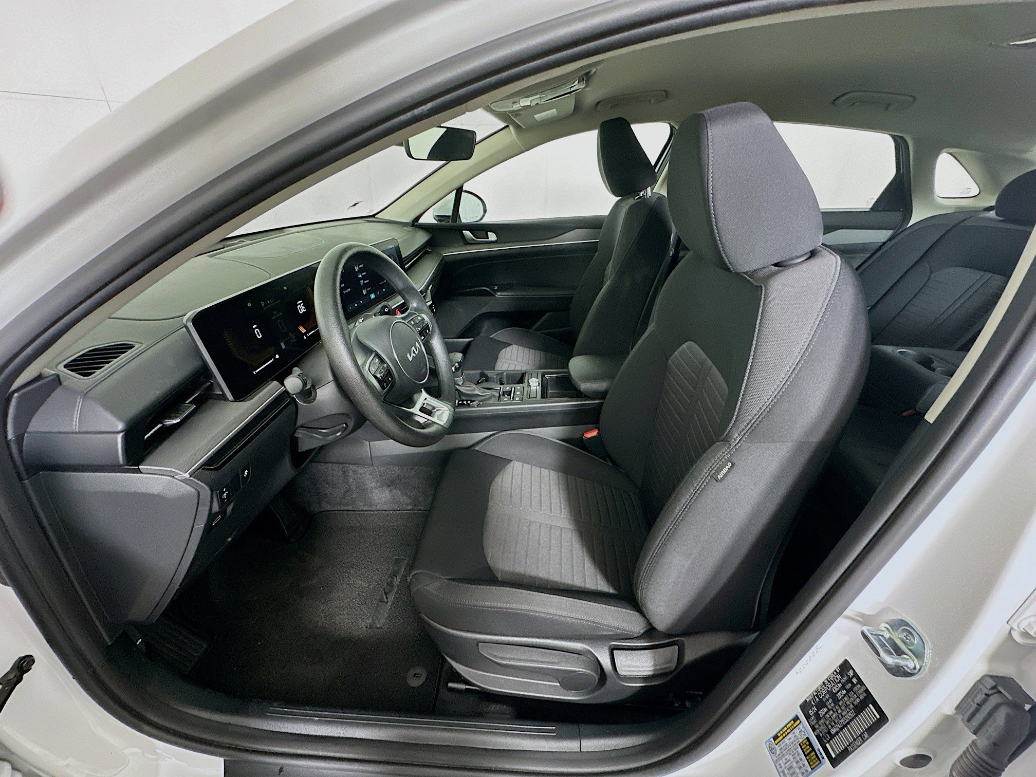 Used 2025 Kia K5 LXS image 13