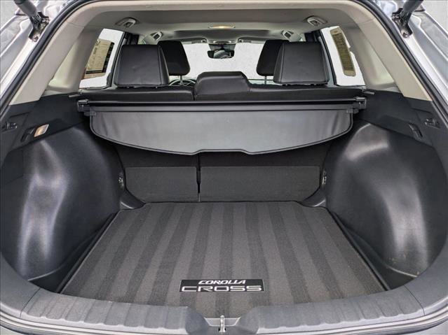 Used 2025 Toyota Corolla Cross XLE w/ Convenience Package image 6