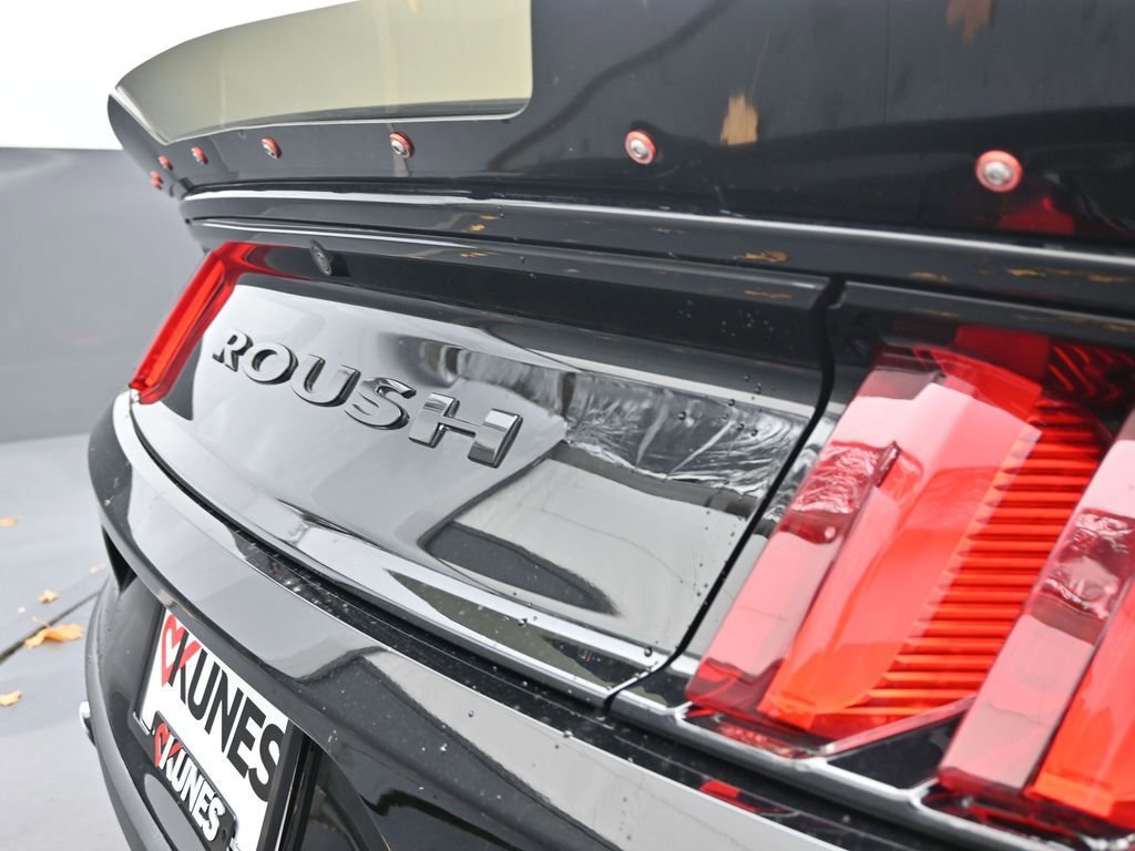 Used 2017 Ford Mustang GT Premium w/ GT Performance Package image 15