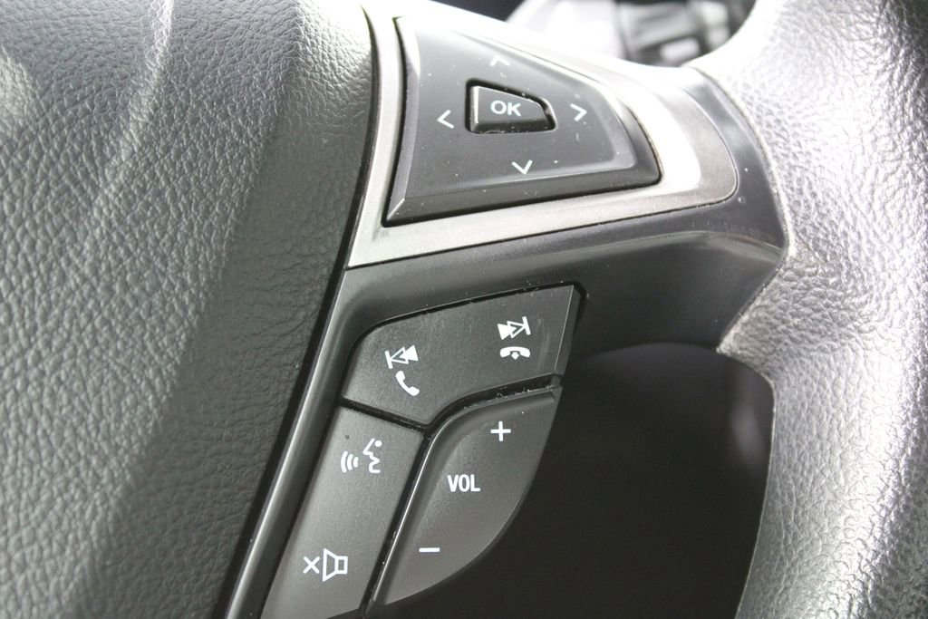 Used 2020 Ford Fusion SE image 26