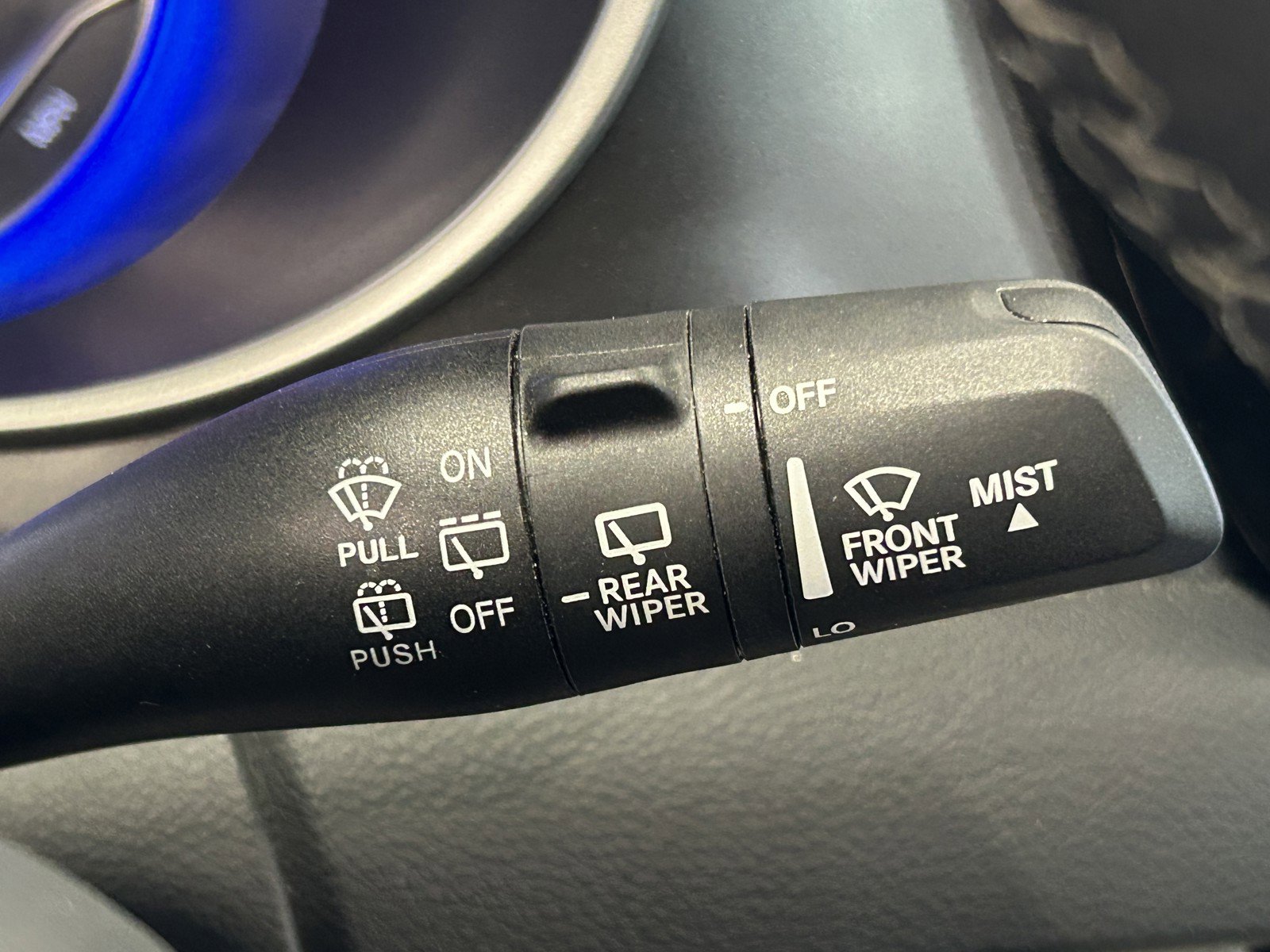 Used 2023 Chrysler Pacifica Touring-L image 26