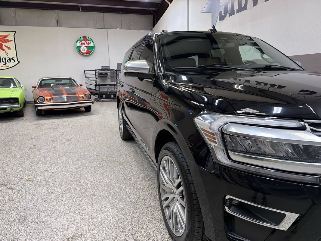 Used 2023 Ford Expedition Platinum AWD/4WD image 38