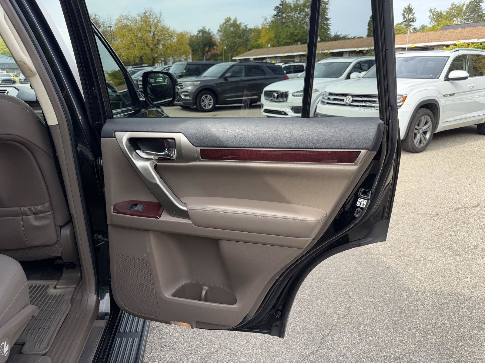 Used 2019 Lexus GX 460 Premium AWD/4WD image 26