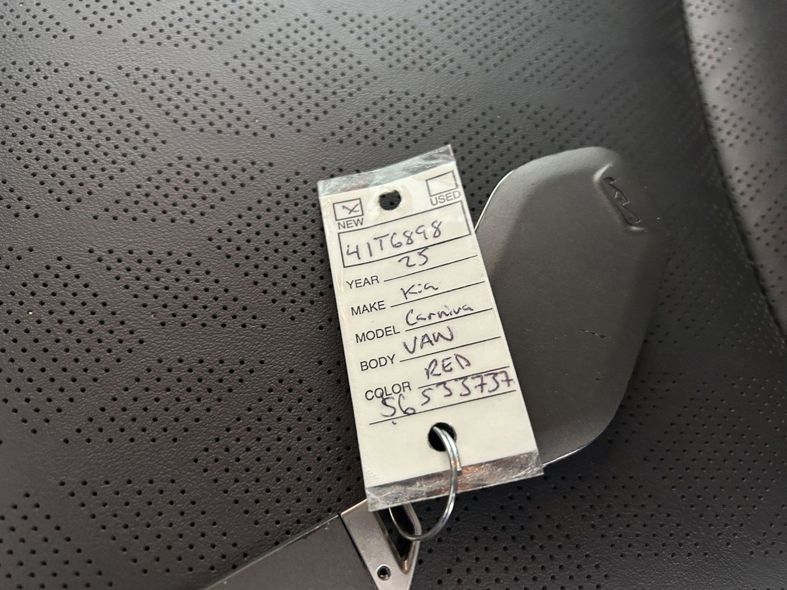 Certified 2025 Kia Carnival LXS image 15