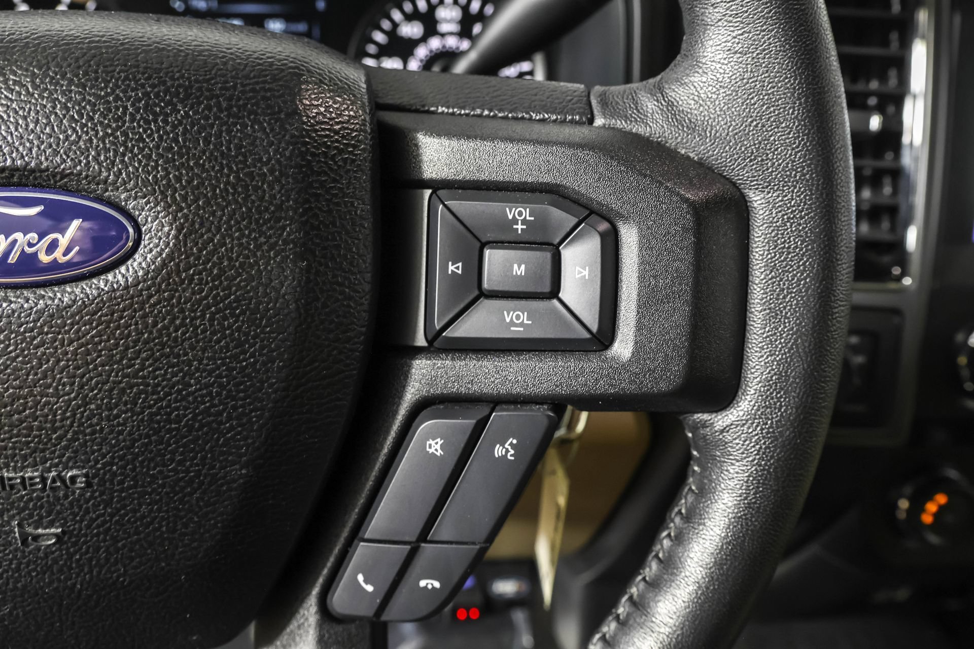 Used 2019 Ford F150 XLT w/ Equipment Group 302A Luxury AWD/4WD image 29