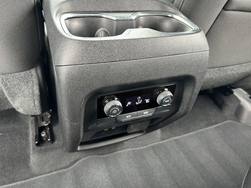 Used 2024 Chevrolet Traverse LT image 41