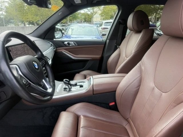 Used 2022 BMW X5 xDrive40i w/ Premium Package AWD/4WD image 3