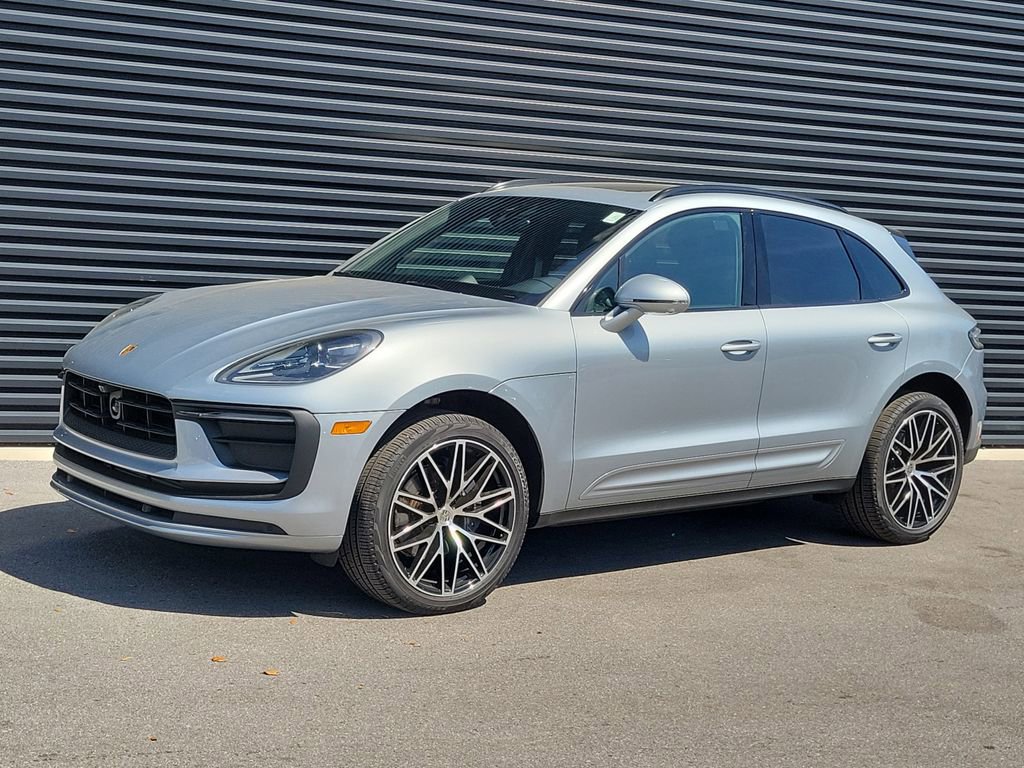 Certified 2025 Porsche Macan image 1