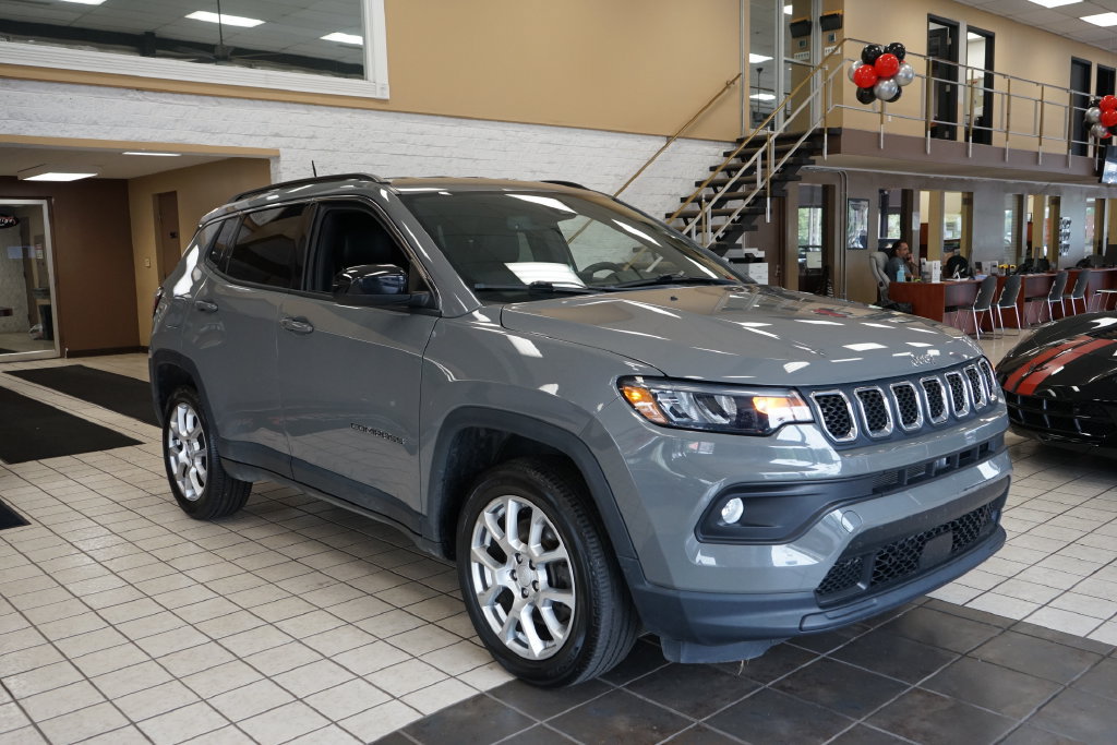 Used 2023 Jeep Compass Latitude AWD/4WD image 18