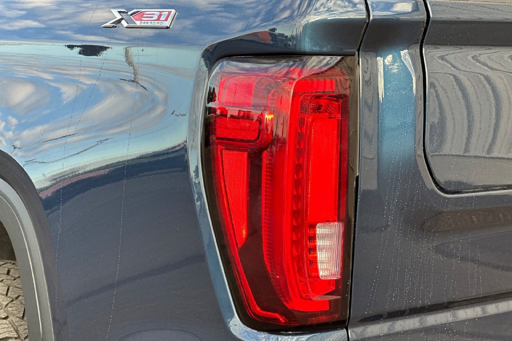 Used 2019 GMC Sierra 1500 SLT w/ SLT Premium Plus Package AWD/4WD image 27
