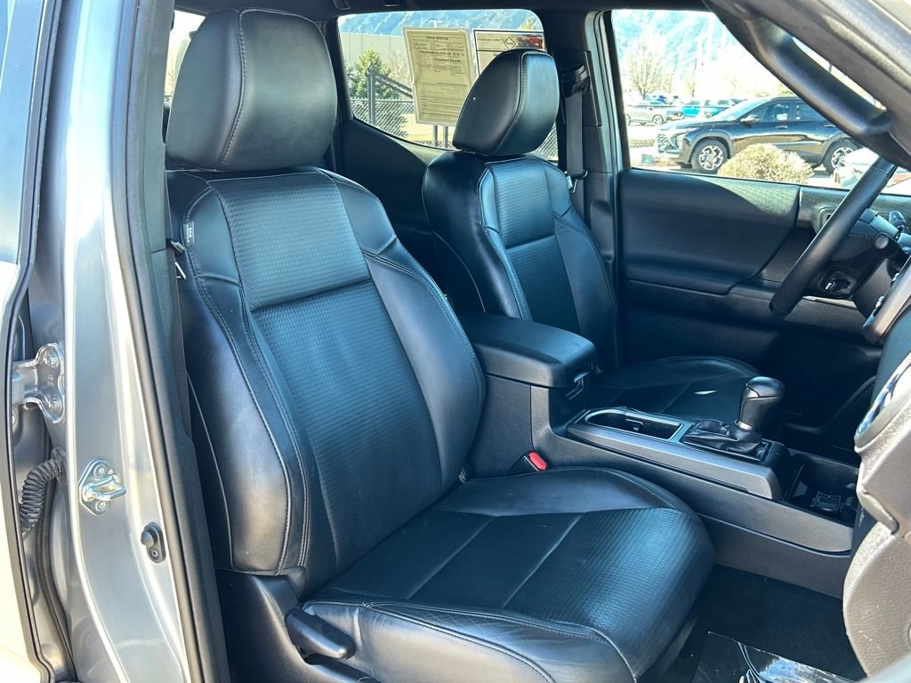 Used 2020 Toyota Tacoma TRD Off-Road w/ TRD Premium Off Road Package image 18