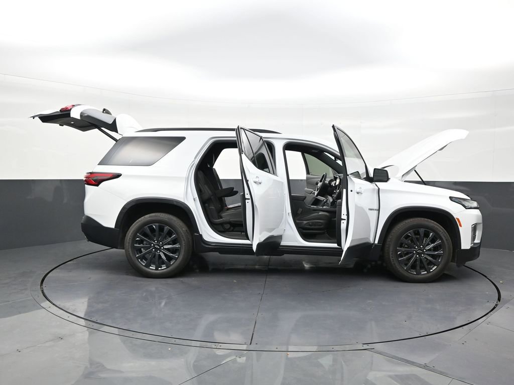 Used 2024 Chevrolet Traverse RS FWD image 29