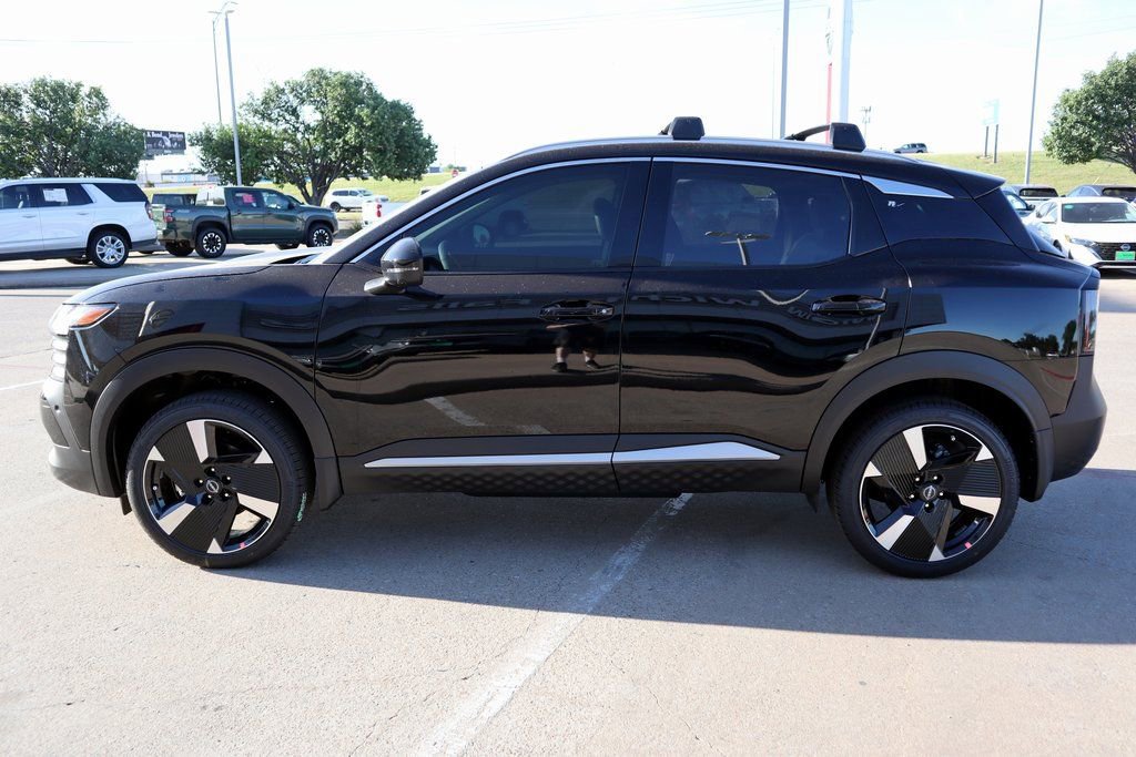 New 2025 Nissan Kicks SR FWD image 2