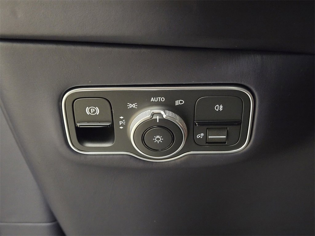 Used 2025 Aston Martin DBX 707 image 40