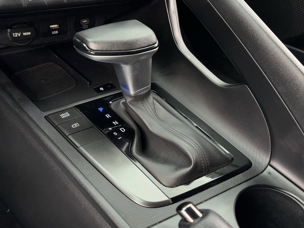 Used 2025 Hyundai Elantra Sport FWD image 19