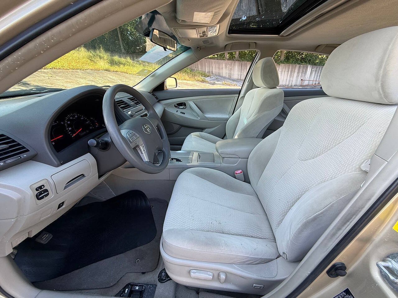 Used 2011 Toyota Camry LE w/ LE Extra-Value Pkg FWD image 18