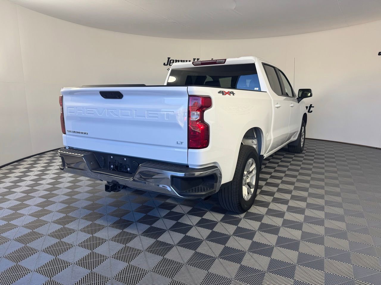 Used 2023 Chevrolet Silverado 1500 LT image 8