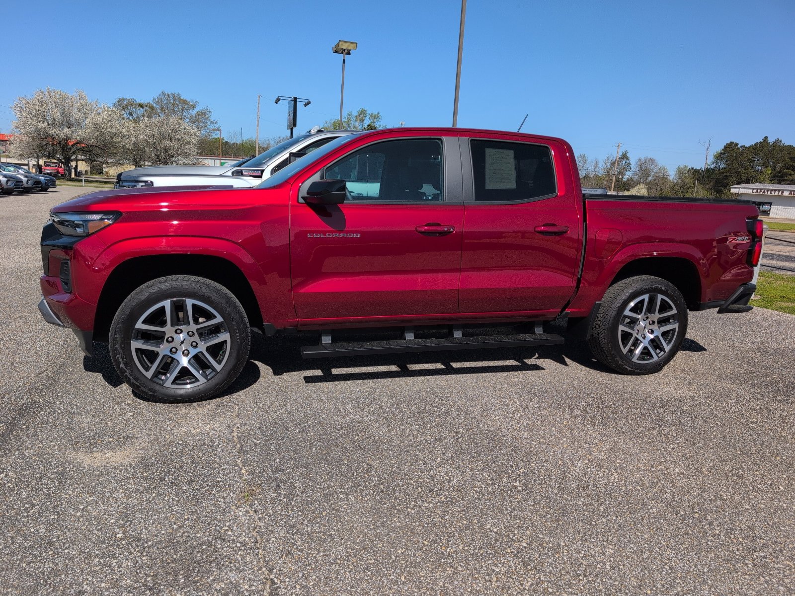 Used 2024 Chevrolet Colorado Z71 w/ Advanced Trailering Package AWD/4WD image 16