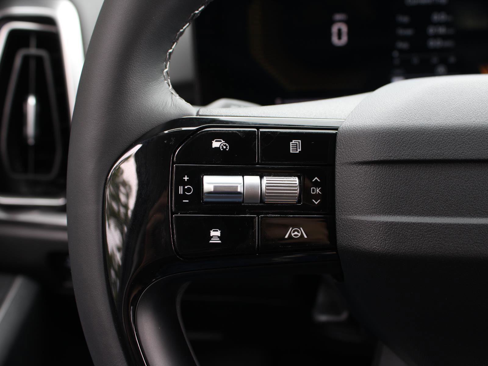 New 2026 Kia Sorento S w/ S Panoramic Sunroof Package image 32