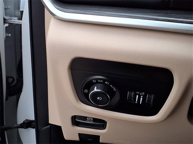 Used 2021 Jeep Grand Cherokee L Limited image 17