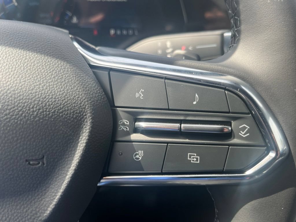 New 2027 Chevrolet Equinox LT FWD image 16