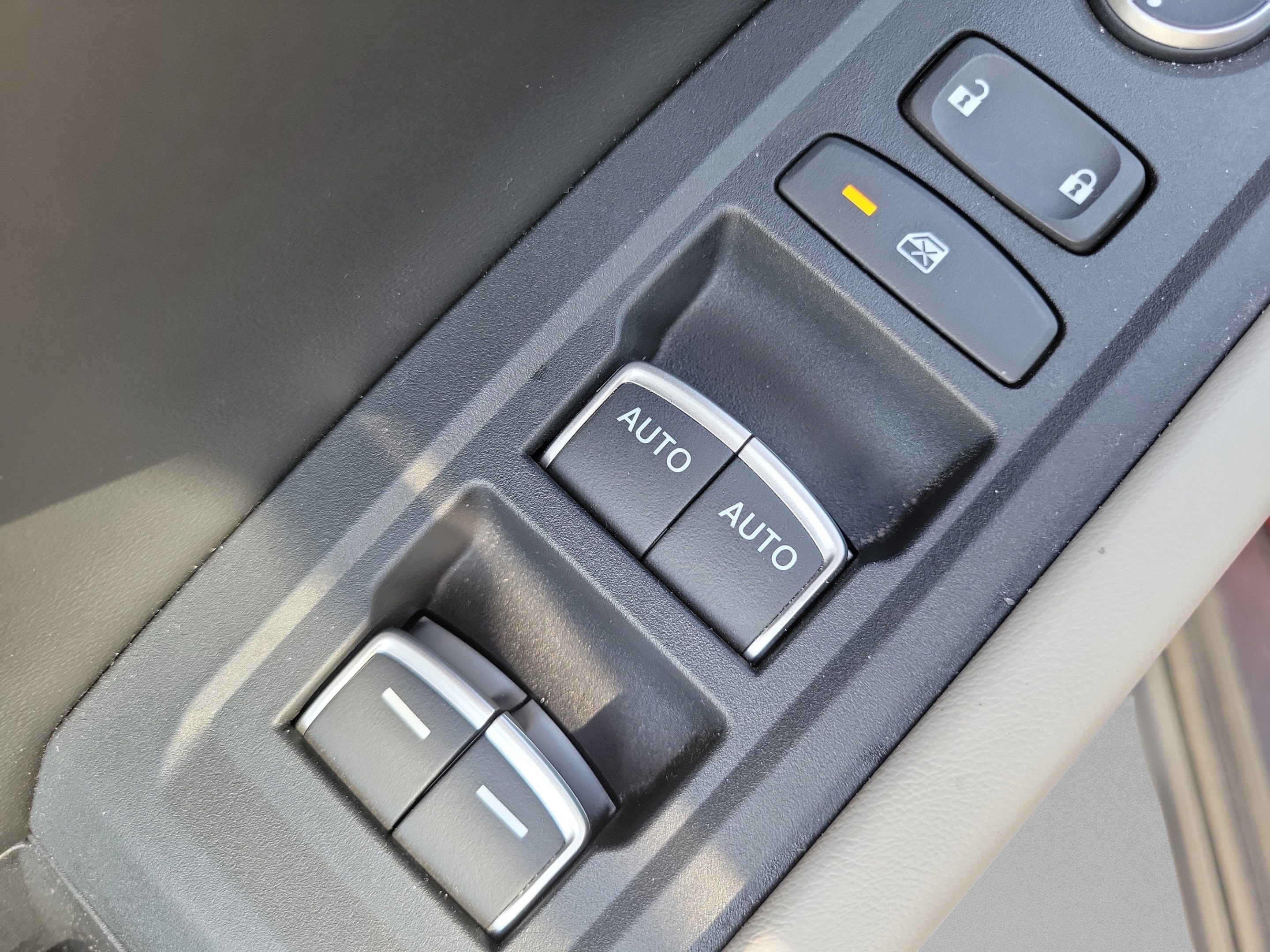 Used 2023 Honda Accord EX image 12