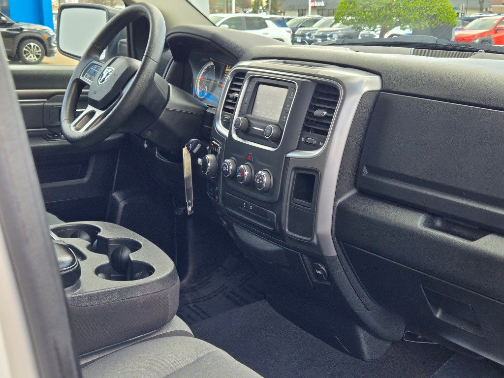 Used 2024 RAM 1500 Classic SLT AWD/4WD image 9