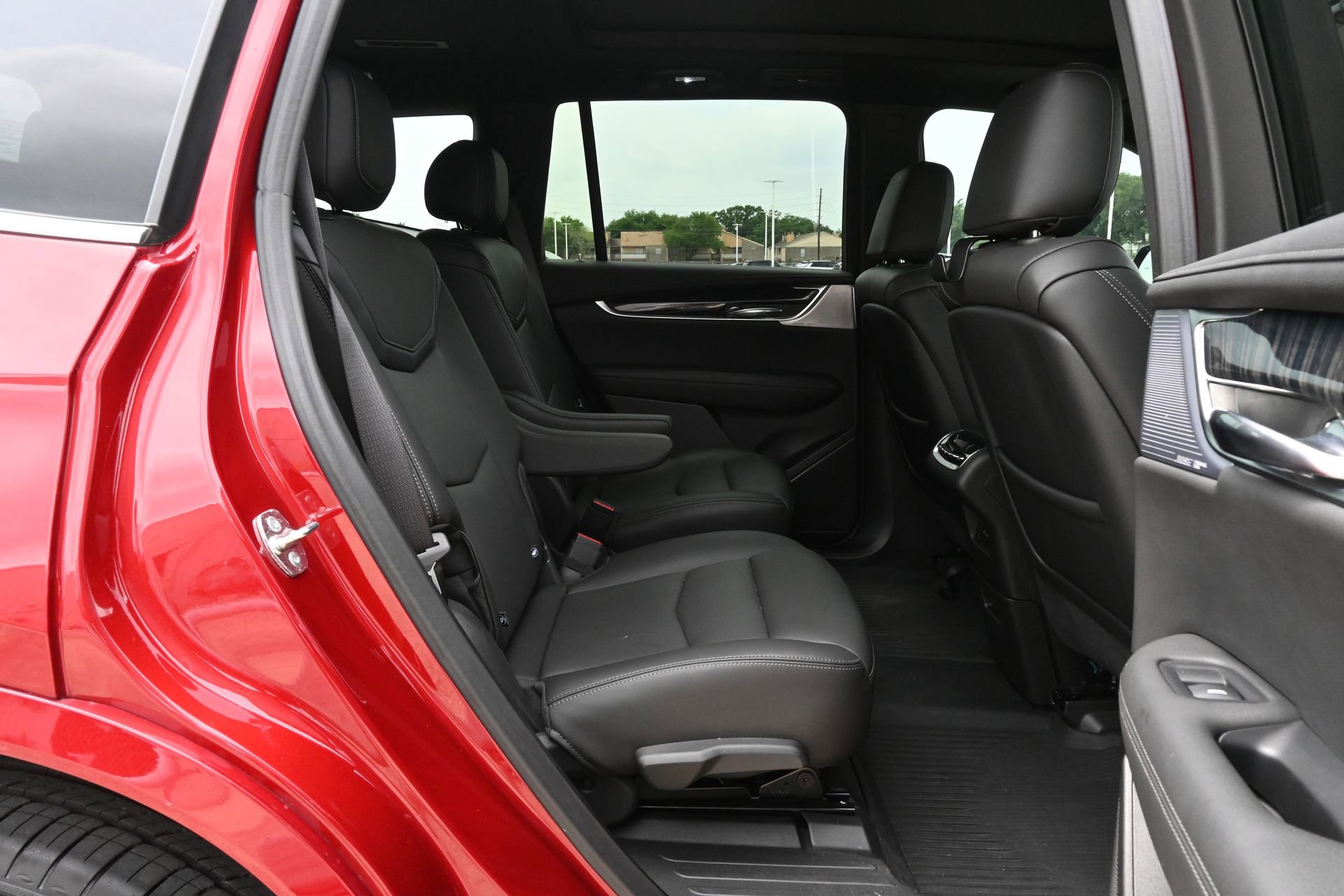 Used 2024 Cadillac XT6 Premium Luxury w/ LPO, Floor Liner Package FWD image 24