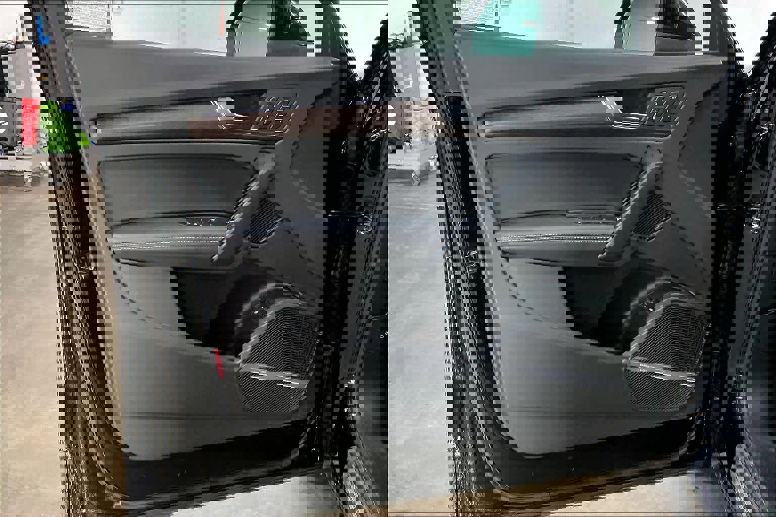 Used 2025 Audi Q5 e Premium Plus w/ Premium Plus Package image 25