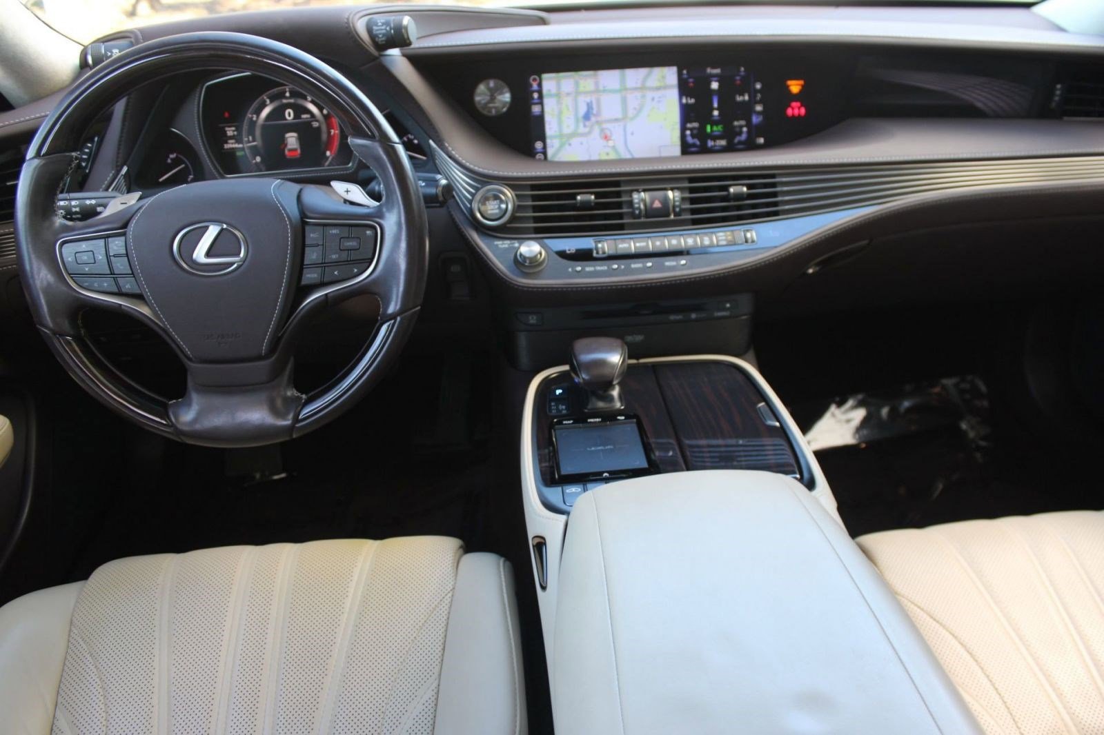 Used 2018 Lexus LS 500 AWD w/ Luxury Package image 17