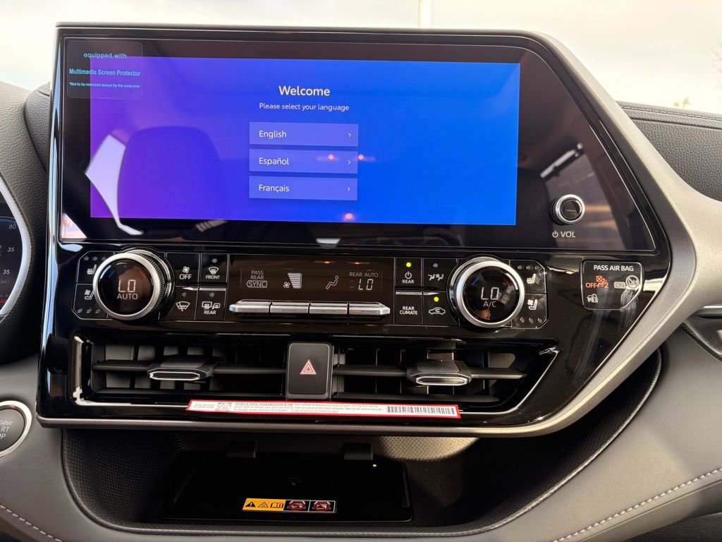 Used 2026 Toyota Highlander Limited image 17