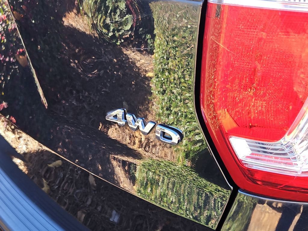 Used 2019 Ford Explorer 4WD w/ Class III Trailer Tow Package image 6