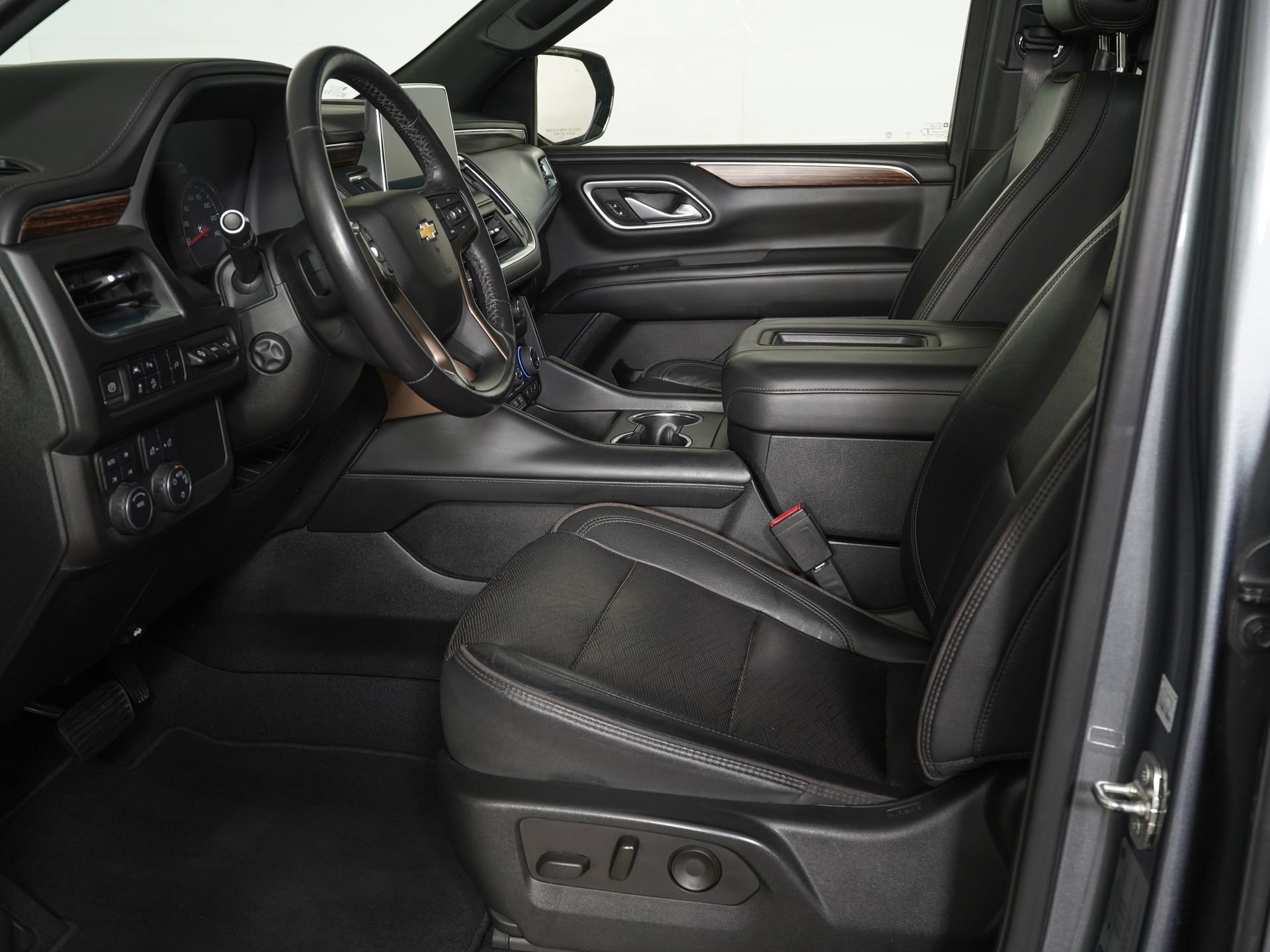 Used 2021 Chevrolet Suburban High Country AWD/4WD image 15