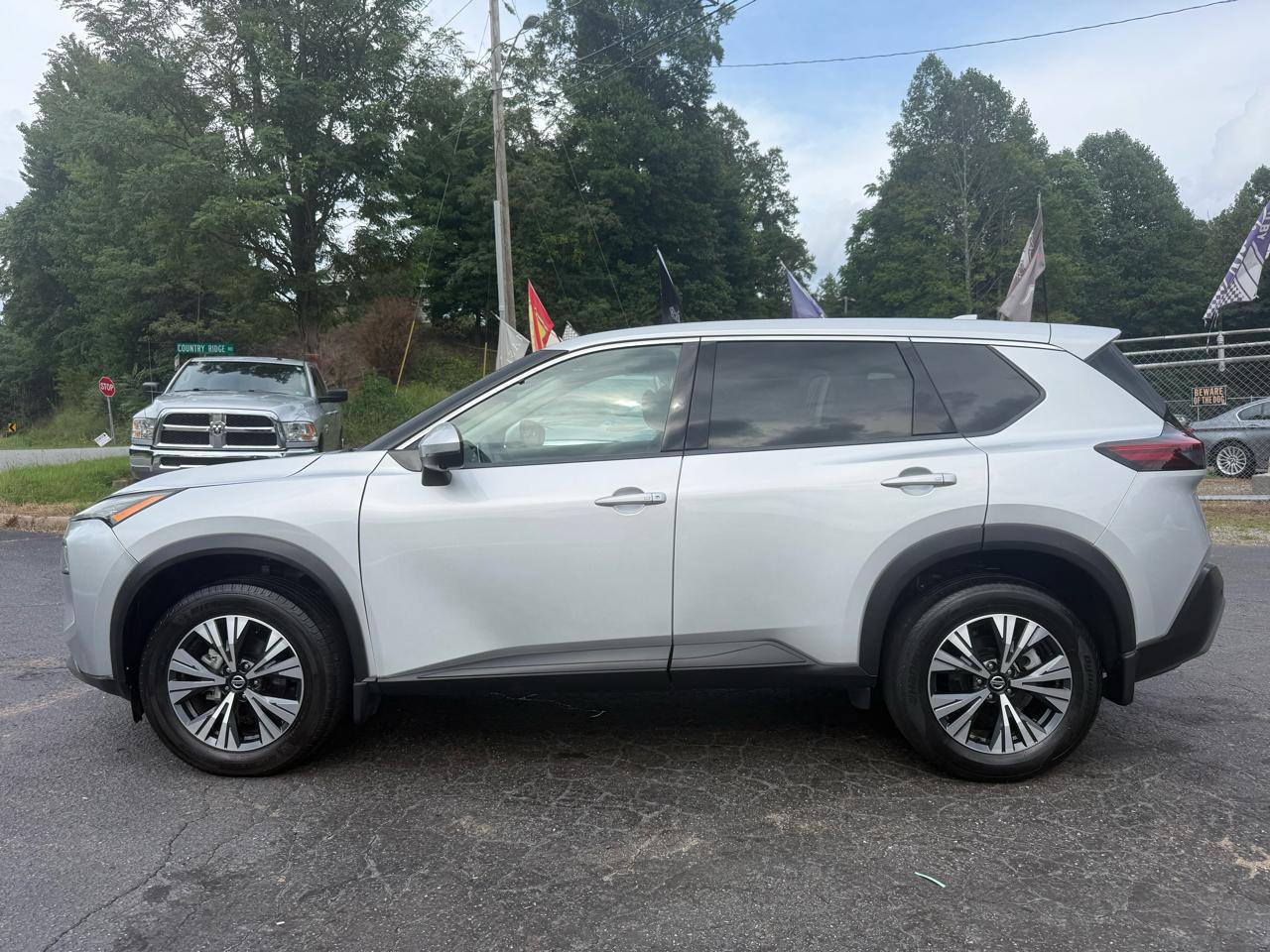 Used 2021 Nissan Rogue SV AWD/4WD image 4