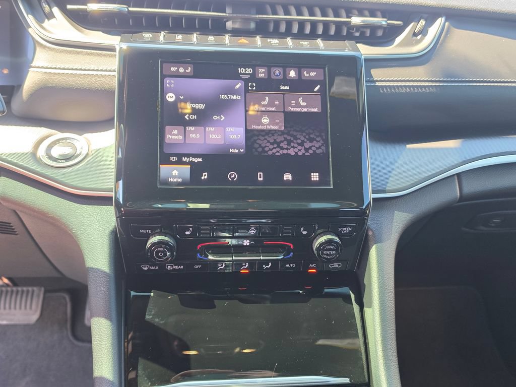 Used 2025 Jeep Grand Cherokee L Altitude AWD/4WD image 21