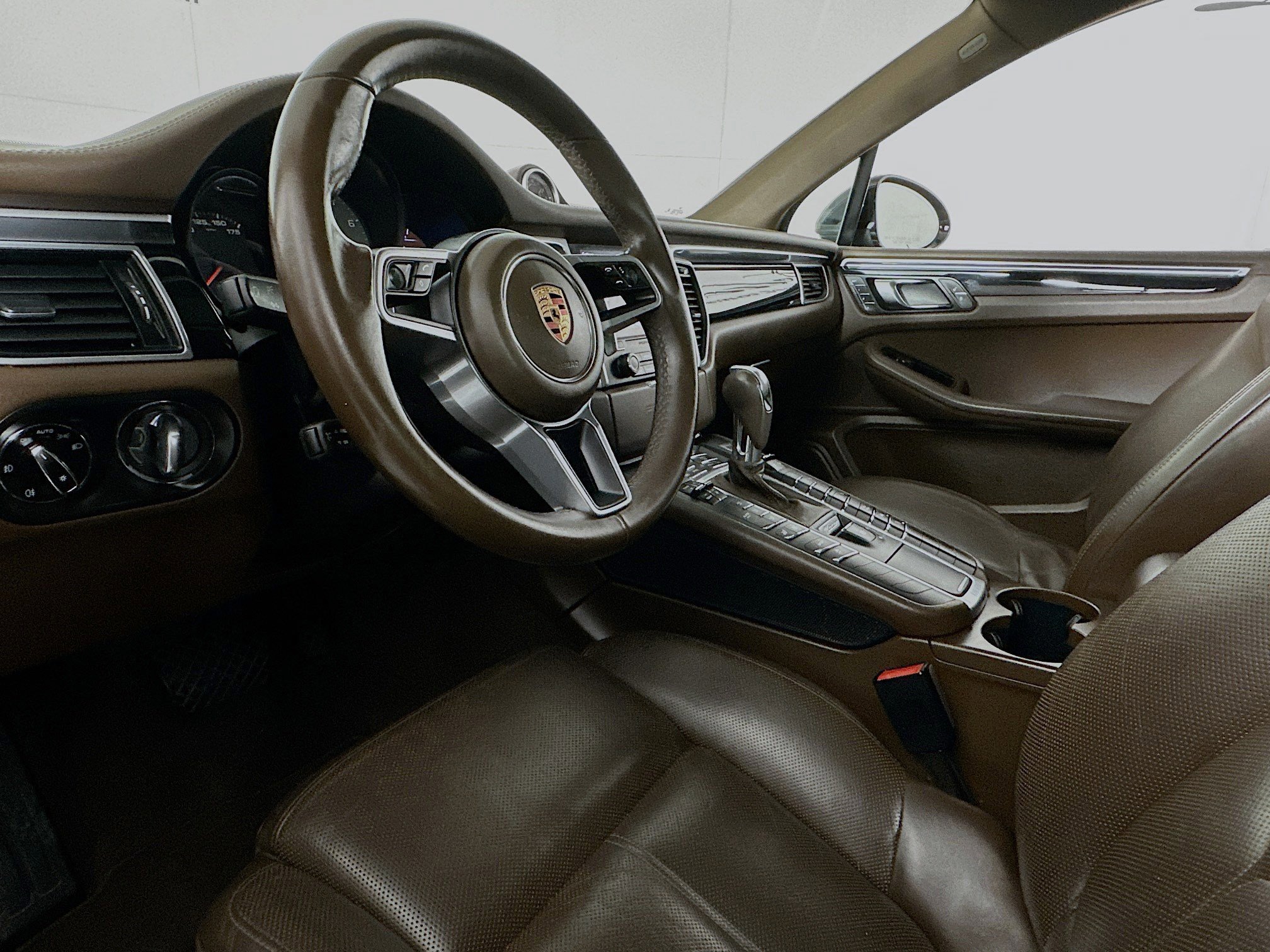 Used 2017 Porsche Macan S AWD/4WD image 7