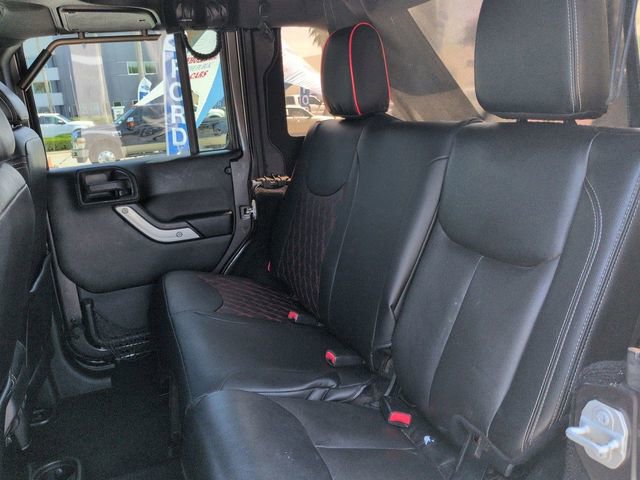 Used 2016 Jeep Wrangler Unlimited Rubicon AWD/4WD image 13