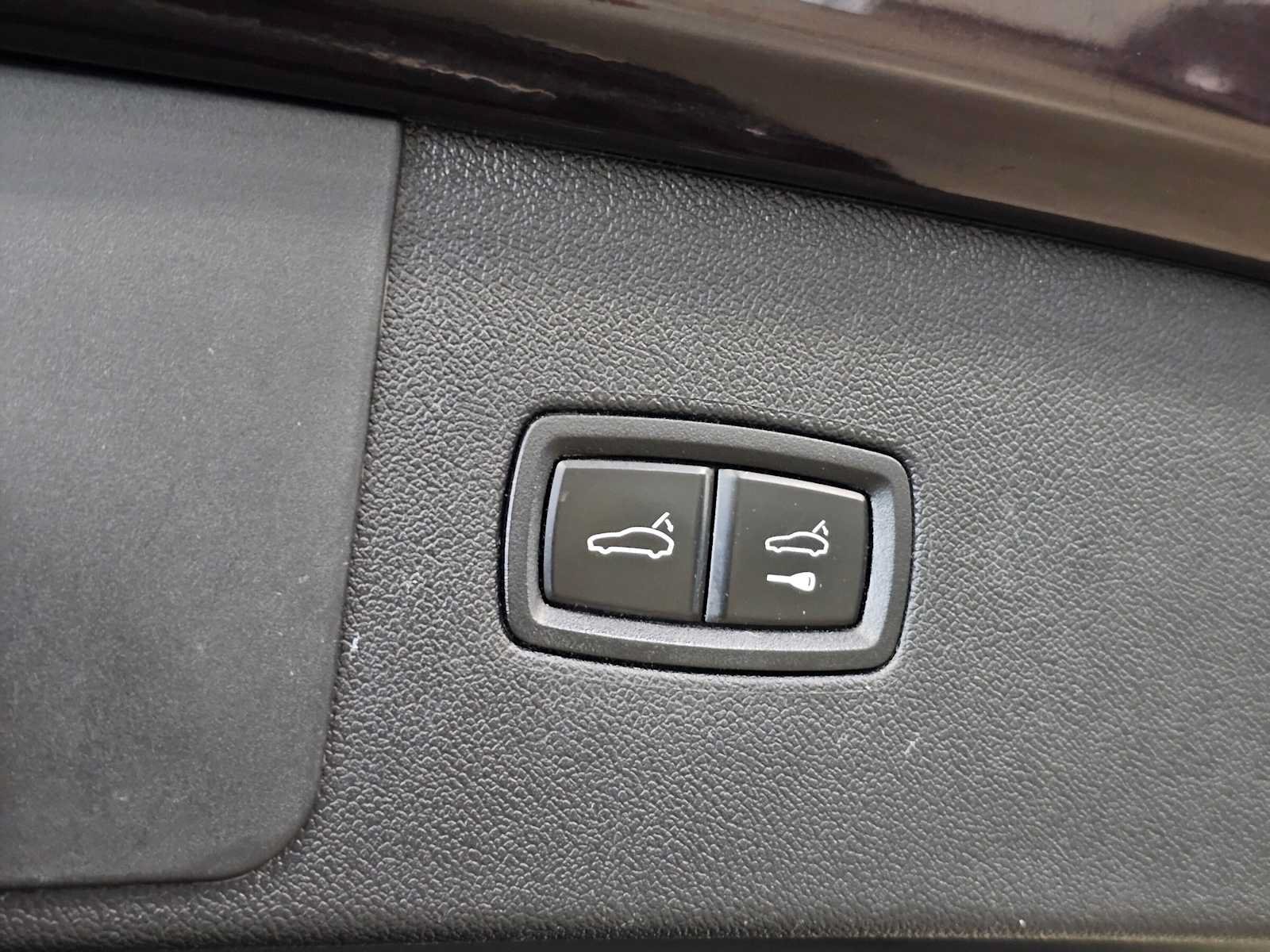 Used 2019 Porsche Cayenne AWD/4WD image 16