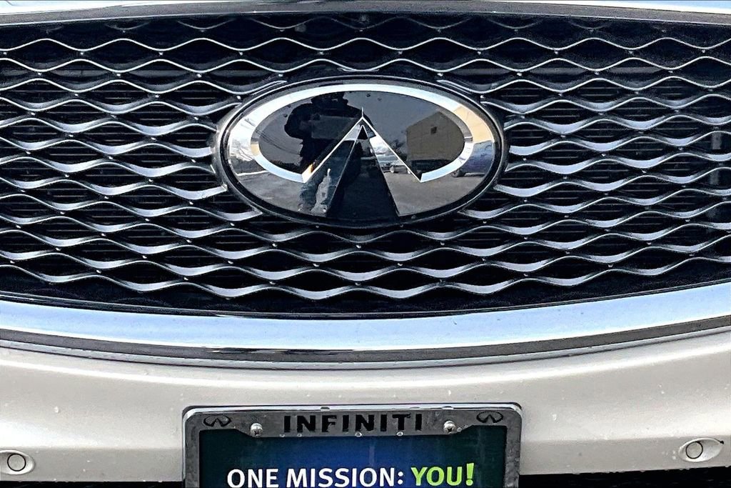 Used 2019 INFINITI QX50 Essential w/ Premium Heat Package image 12