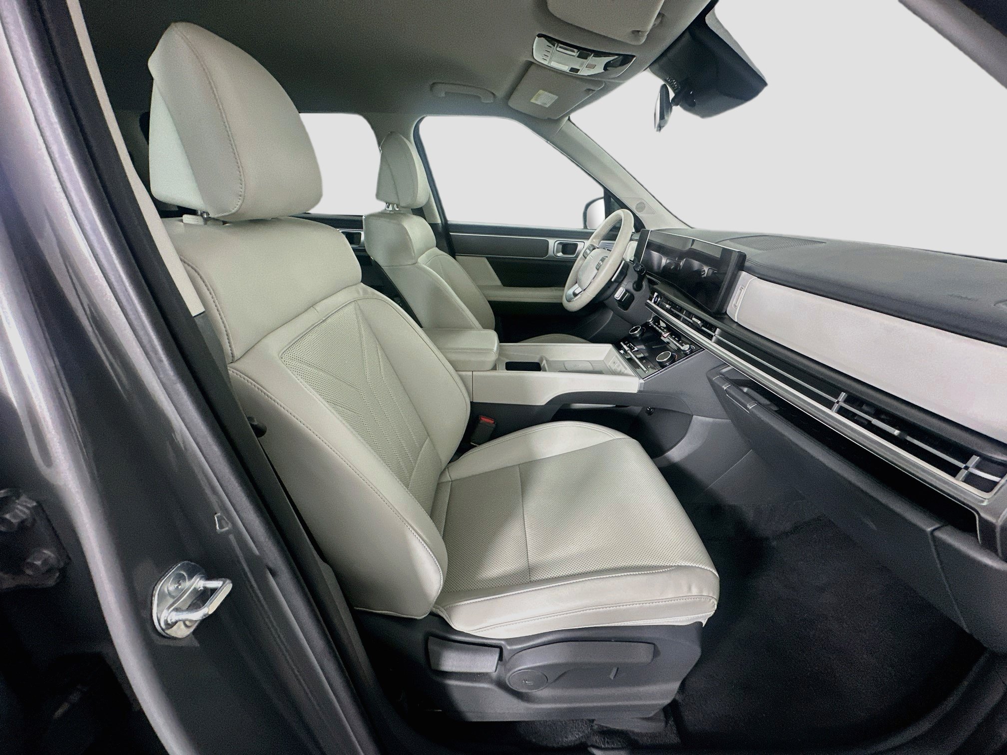 Used 2025 Hyundai Santa Fe SEL FWD image 32