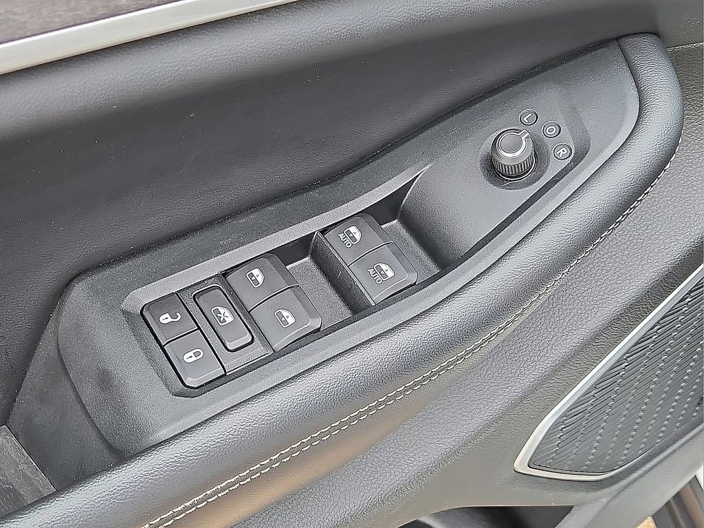 Used 2022 Jeep Grand Cherokee Limited 4xe image 24