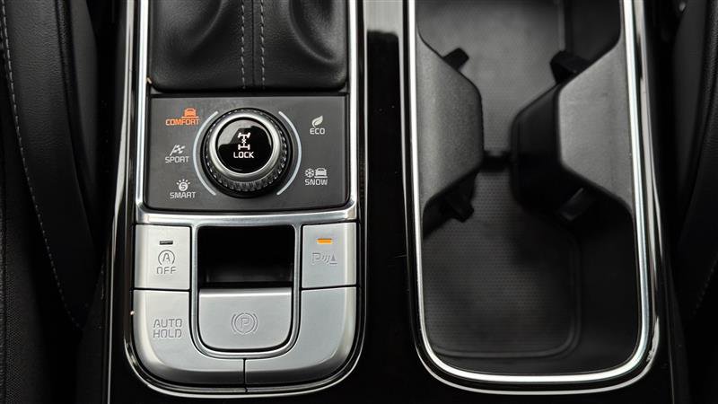 Used 2024 Kia Telluride EX w/ EX Captain's Chair Package image 23