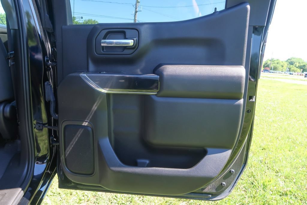 Used 2021 Chevrolet Silverado 1500 Custom Trail Boss w/ Midnight Edition AWD/4WD image 16